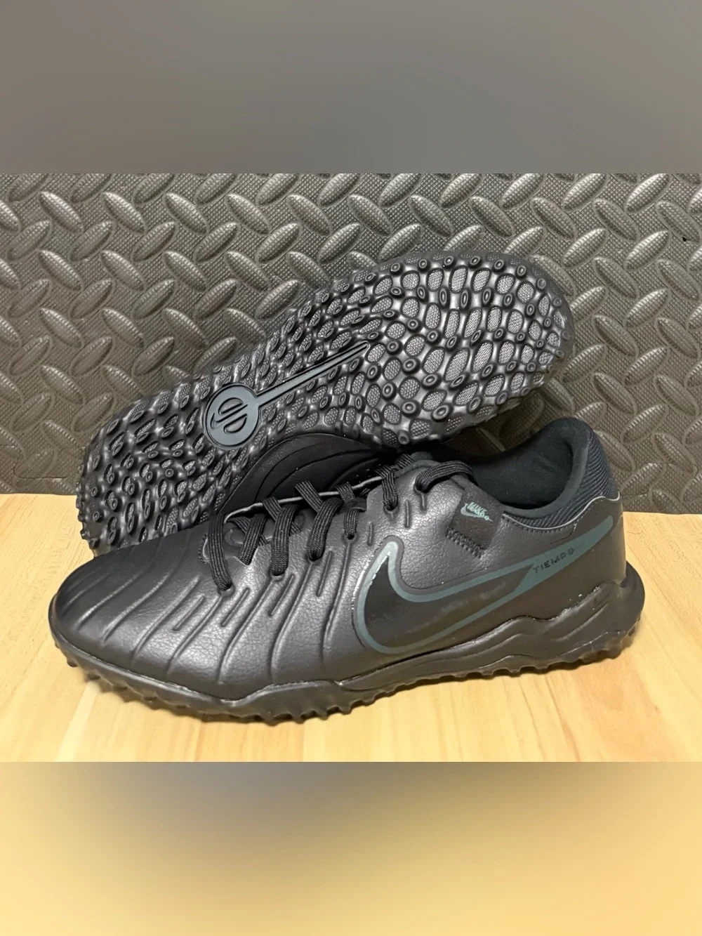 Nike Tiempo Legend 10 Academy TF Soccer Cleats Shoes Black DV4342-002 Mens Sz 6